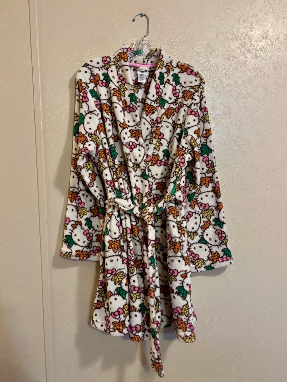 NWT Hello Kitty Hello Fall Plush Robe sz L
